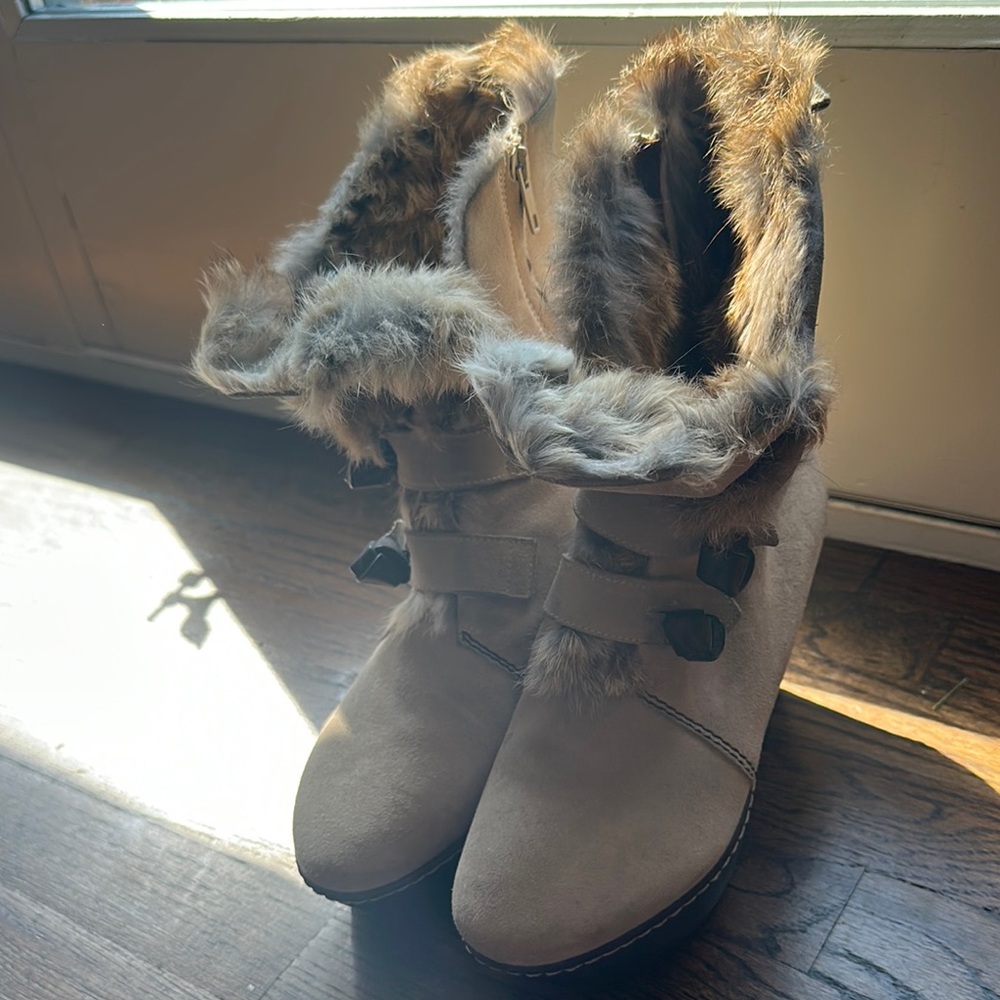 Vicini Tan and Brown Wedge Shoes with Stylish Design